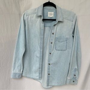 American Eagle Boyfriend Fit Denim Button Down Shirt Long Sleeve Size XS Layer
